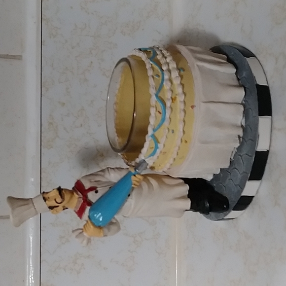 Chef themed icing a cake, yankee candle votive holder
